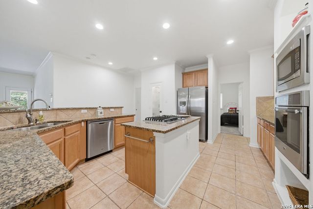 15730 Alamogordo, Helotes, TX 78023