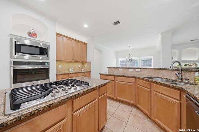 15730 Alamogordo, Helotes, TX 78023