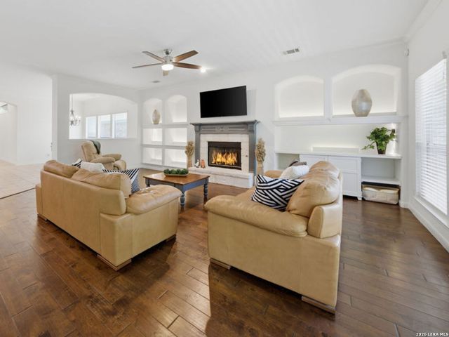 15730 Alamogordo, Helotes, TX 78023