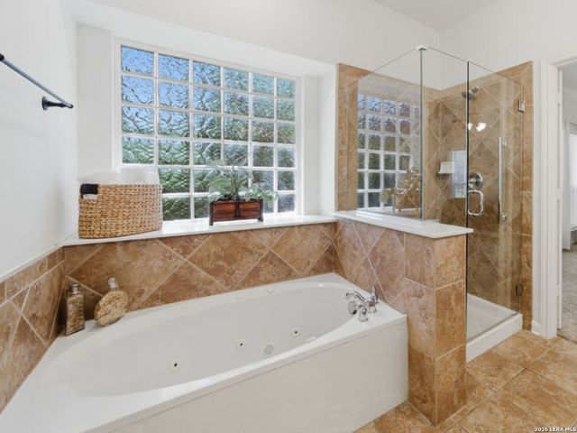 15730 Alamogordo, Helotes, TX 78023