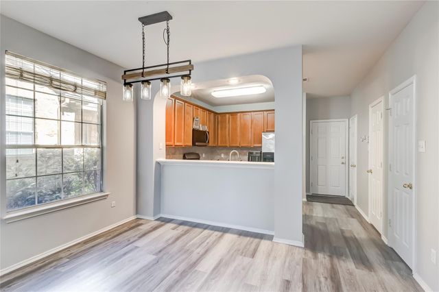 16100 S Great Oaks DR 102, Round Rock, TX 78681