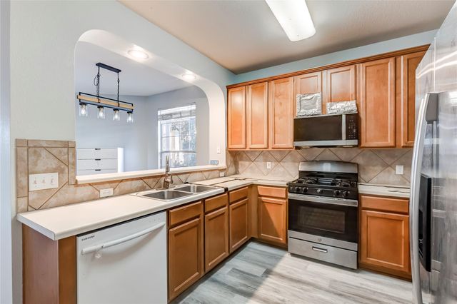 16100 S Great Oaks DR 102, Round Rock, TX 78681