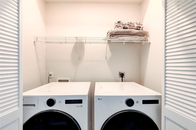 16100 S Great Oaks DR 102, Round Rock, TX 78681