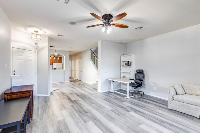 16100 S Great Oaks DR 102, Round Rock, TX 78681