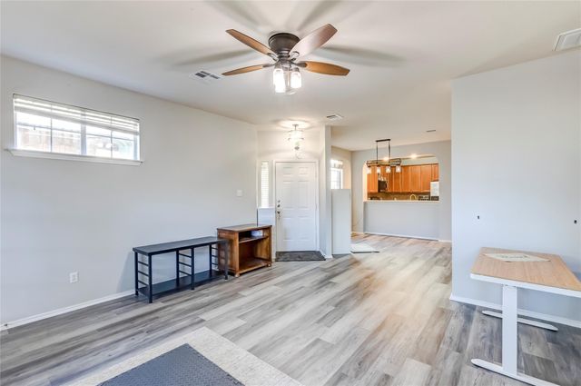 16100 S Great Oaks DR 102, Round Rock, TX 78681