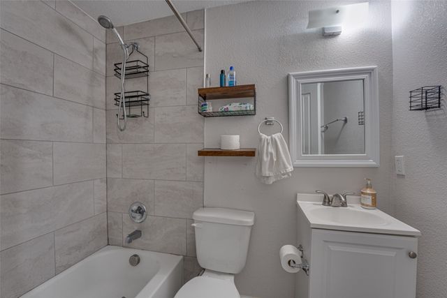 511 Wyatt Street, Waxahachie, TX 75165