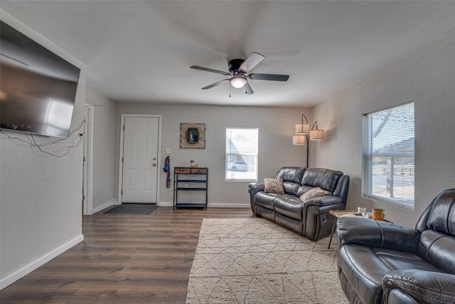 511 Wyatt Street, Waxahachie, TX 75165