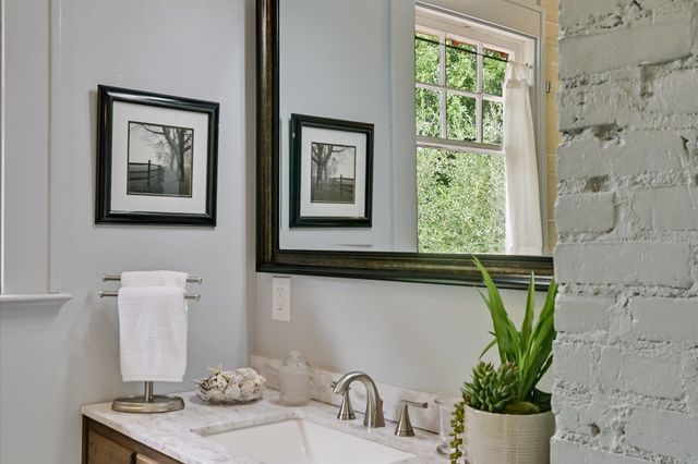 106 W 32nd ST, Austin, TX 78705