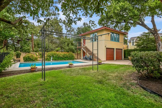 106 W 32nd ST, Austin, TX 78705