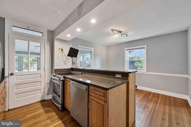 3713 1ST RD S, Arlington, VA 22204