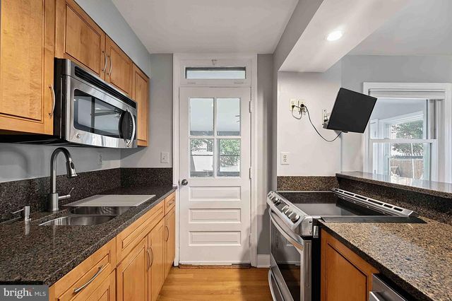 3713 1ST RD S, Arlington, VA 22204