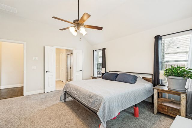 528 Thompson Drive, Van Alstyne, TX 75495