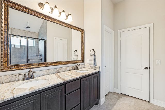 528 Thompson Drive, Van Alstyne, TX 75495