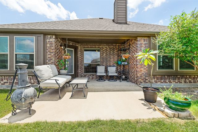 528 Thompson Drive, Van Alstyne, TX 75495