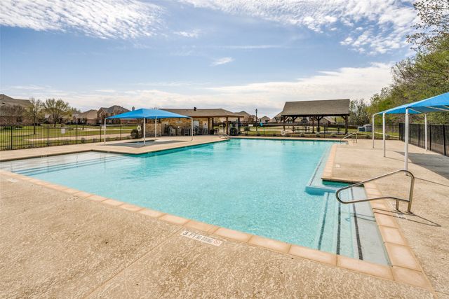 528 Thompson Drive, Van Alstyne, TX 75495