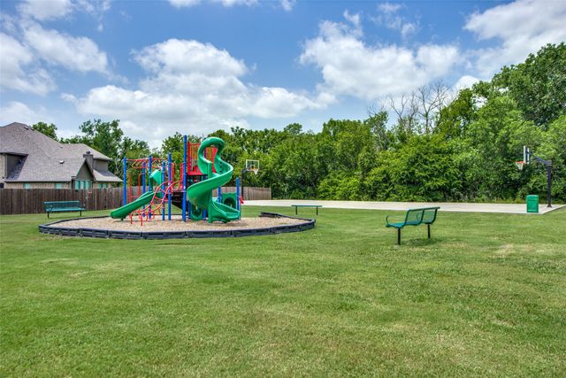 528 Thompson Drive, Van Alstyne, TX 75495