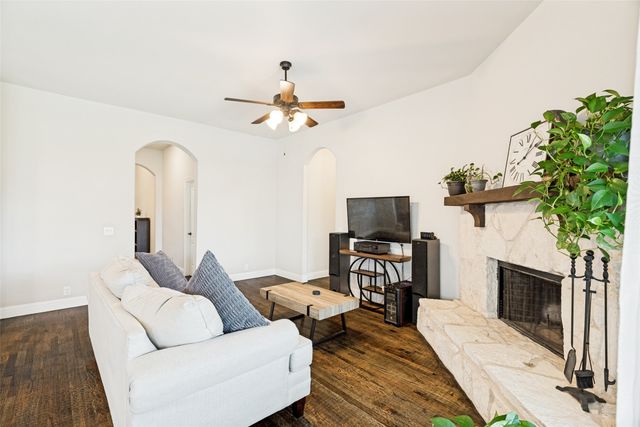 528 Thompson Drive, Van Alstyne, TX 75495