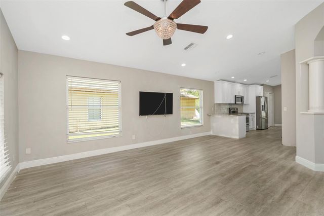 368 TAVERNIER CIRCLE, Oldsmar, FL 34677