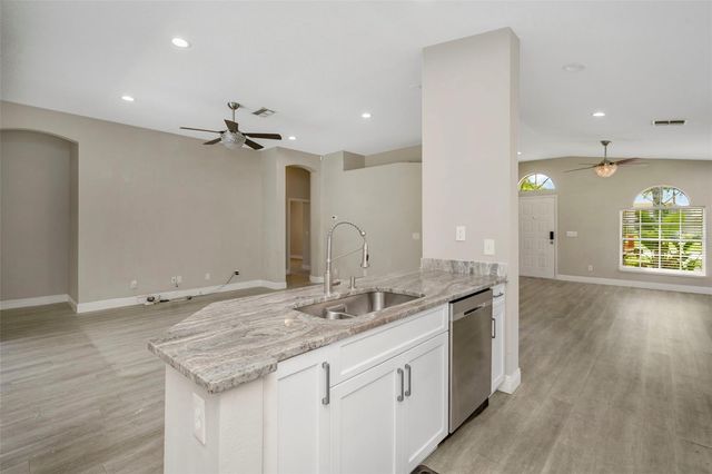 368 TAVERNIER CIRCLE, Oldsmar, FL 34677