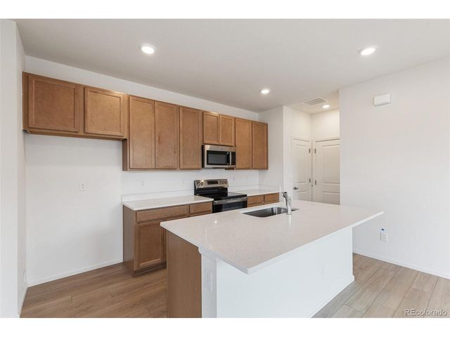 28650 E 6th Pl, Watkins, CO 80137