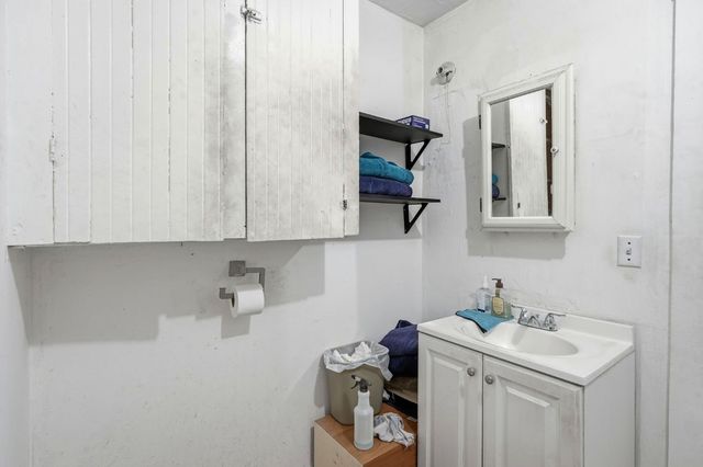 861 Wayside Dr, Turlock, CA 95380