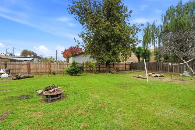 861 Wayside Dr, Turlock, CA 95380