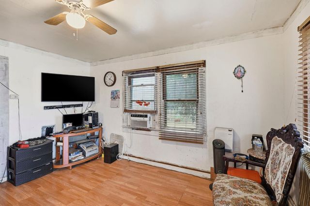 861 Wayside Dr, Turlock, CA 95380