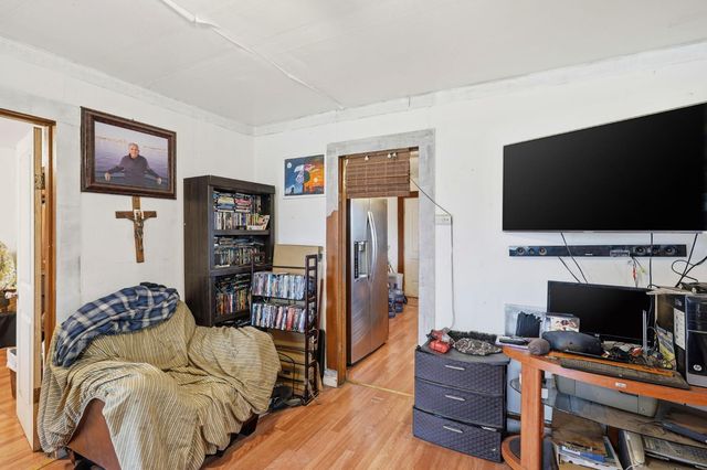 861 Wayside Dr, Turlock, CA 95380