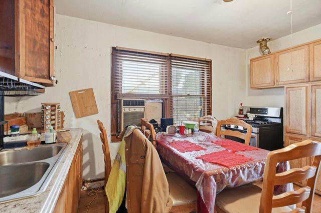 861 Wayside Dr, Turlock, CA 95380