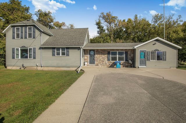 1910 30th Street SW, Willmar, MN 56201