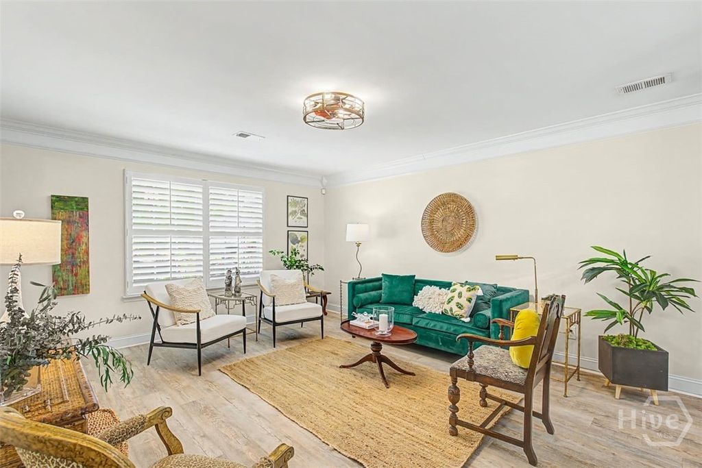 Image 10 of property listing at 200 Sawgrass Drive, Savannah, GA 31405