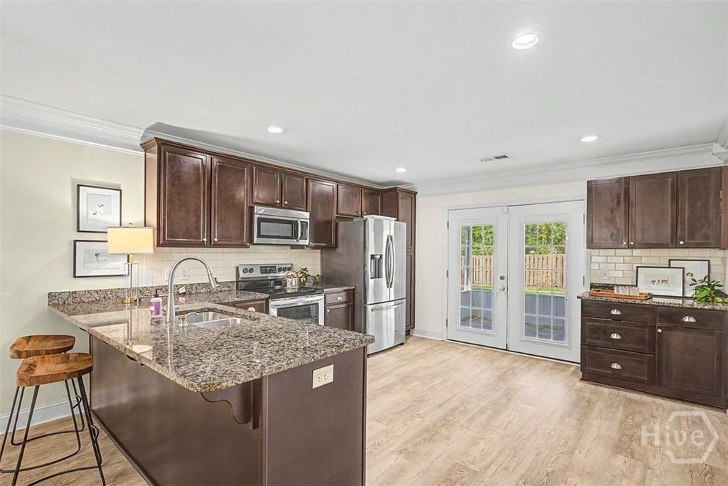 Image 15 of property listing at 200 Sawgrass Drive, Savannah, GA 31405