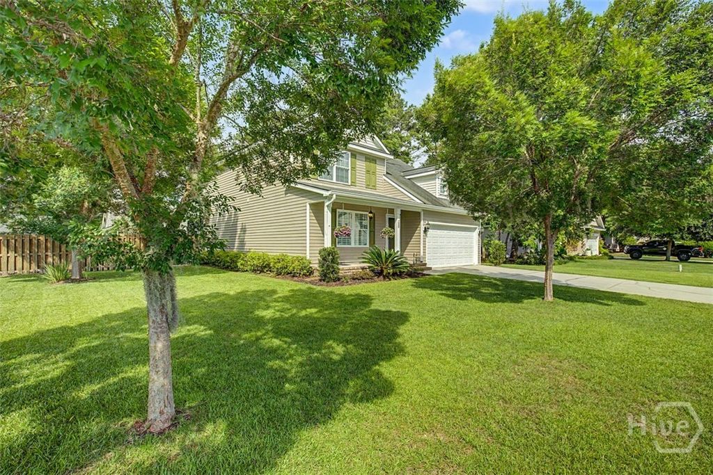 Image 3 of property listing at 200 Sawgrass Drive, Savannah, GA 31405