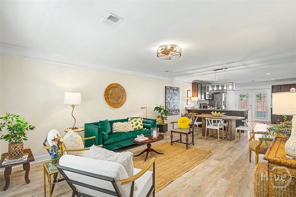 Image 7 of property listing at 200 Sawgrass Drive, Savannah, GA 31405