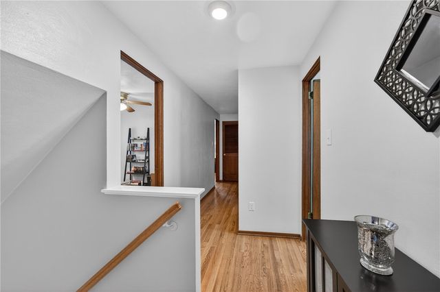 450 Satinwood Dr, West Mifflin, PA 15122