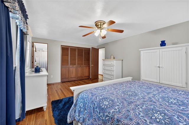 450 Satinwood Dr, West Mifflin, PA 15122