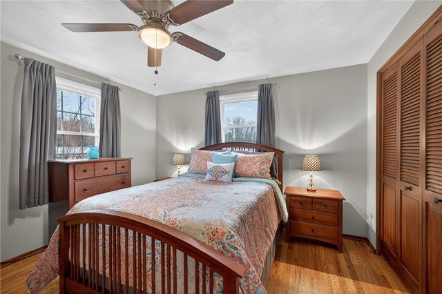 450 Satinwood Dr, West Mifflin, PA 15122