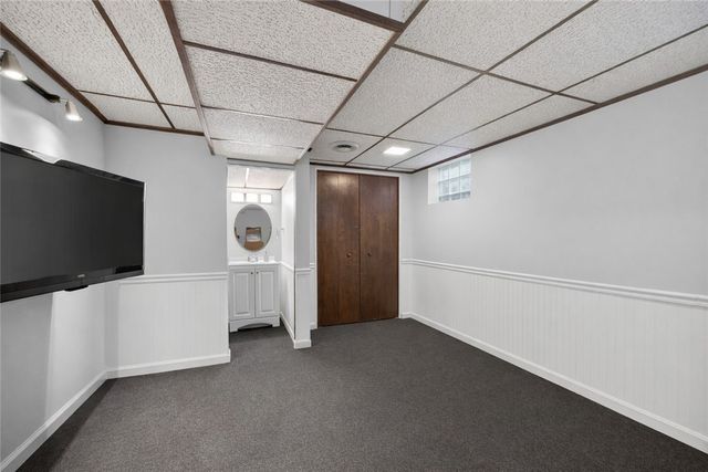 450 Satinwood Dr, West Mifflin, PA 15122