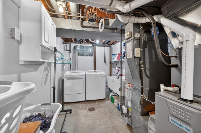 450 Satinwood Dr, West Mifflin, PA 15122