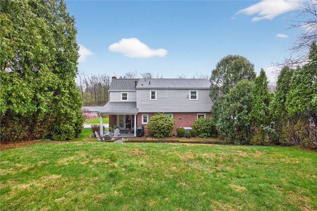 450 Satinwood Dr, West Mifflin, PA 15122