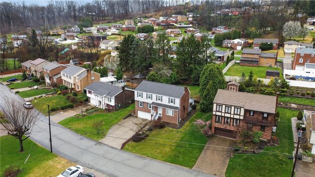 450 Satinwood Dr, West Mifflin, PA 15122