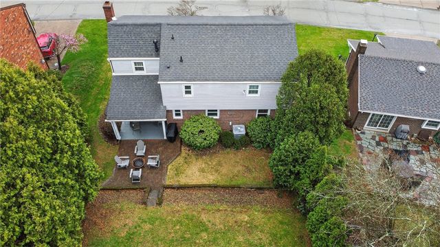 450 Satinwood Dr, West Mifflin, PA 15122