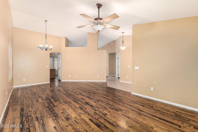 15221 N 87th Drive, Peoria, AZ 85381