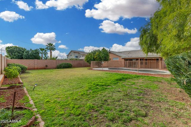15221 N 87th Drive, Peoria, AZ 85381