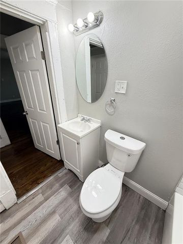 3825 E 56th Street, Kansas City, MO 64130