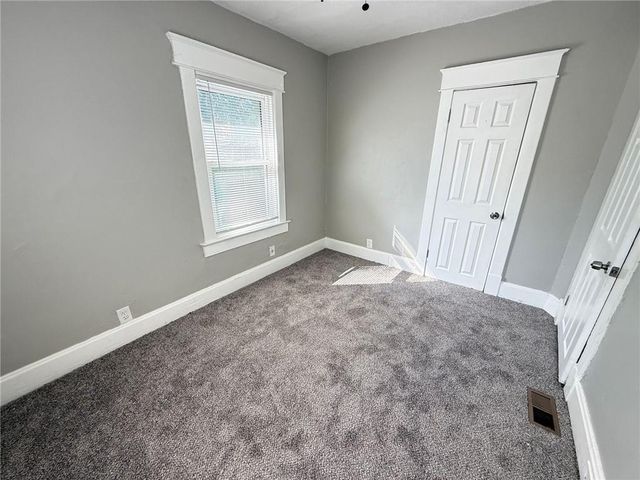 3825 E 56th Street, Kansas City, MO 64130