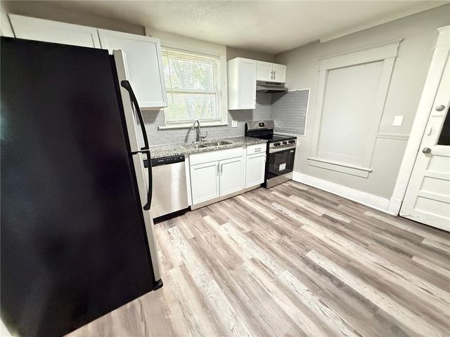 3825 E 56th Street, Kansas City, MO 64130