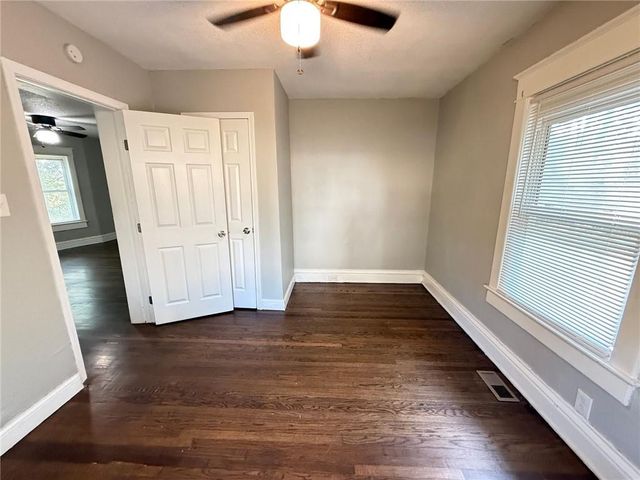 3825 E 56th Street, Kansas City, MO 64130