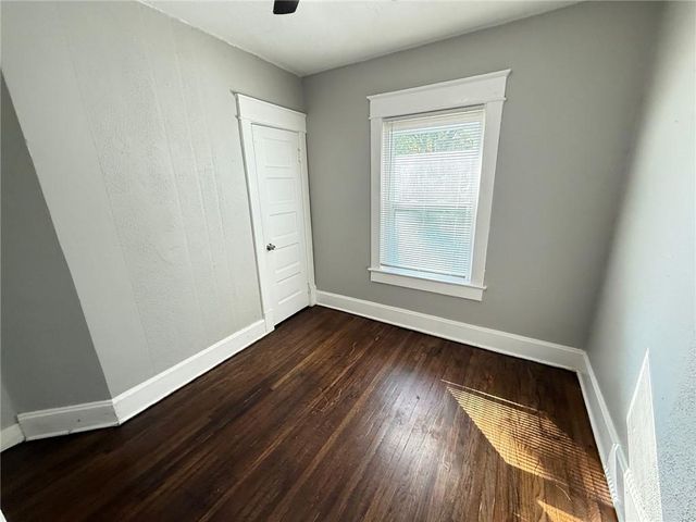 3825 E 56th Street, Kansas City, MO 64130