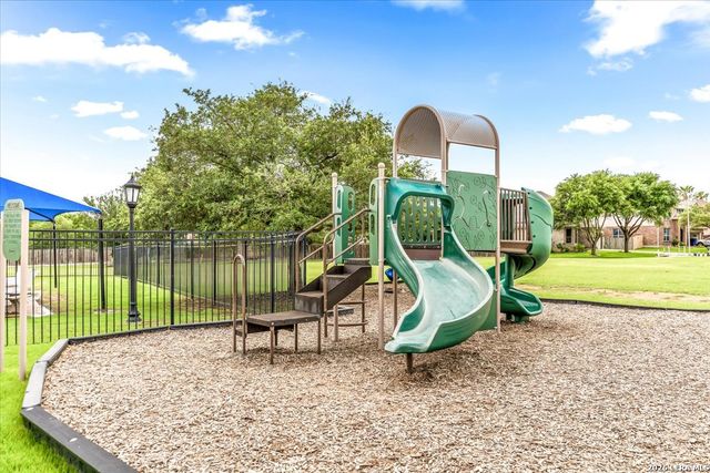 120 Kitty Hawk Run, Cibolo, TX 78108